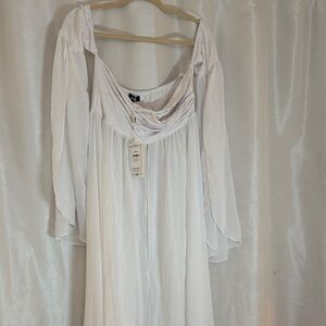 Elegant White Long Sleeve Dress